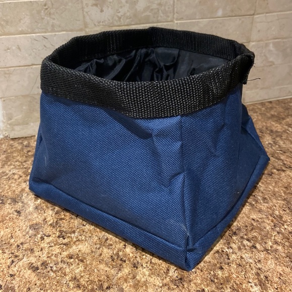 Travel Dog Bowl - Picture 1 of 3